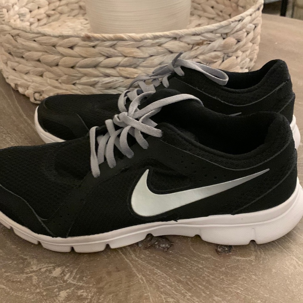 NIKE FLEX EXPERIENCE RN 2